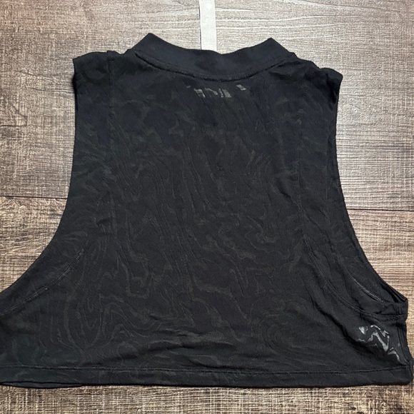 lululemon athletica Black Sleeveless Crop Top - Picture 7 of 8